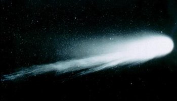 Некоторые кометы могут распадаться на части